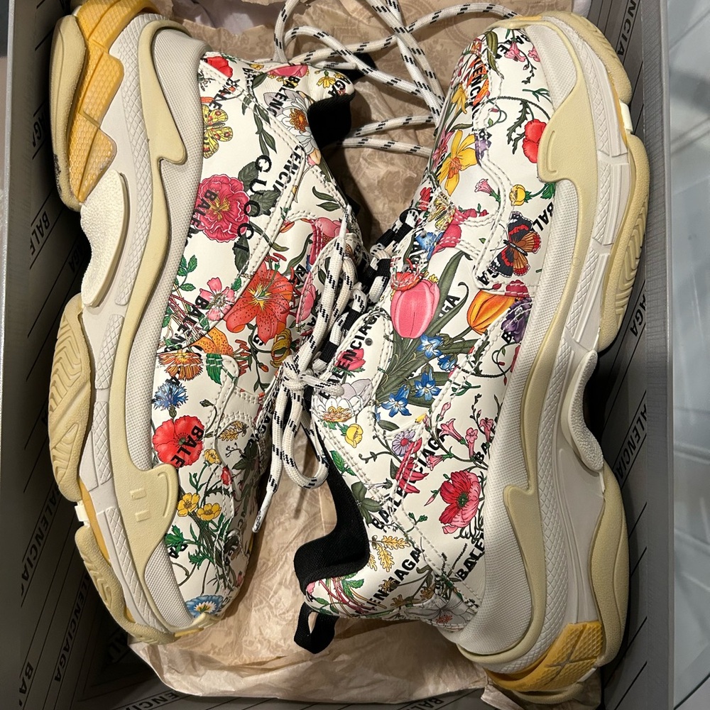 Gucci Multicolor Floral Sneakers - Picture 2 of 5
